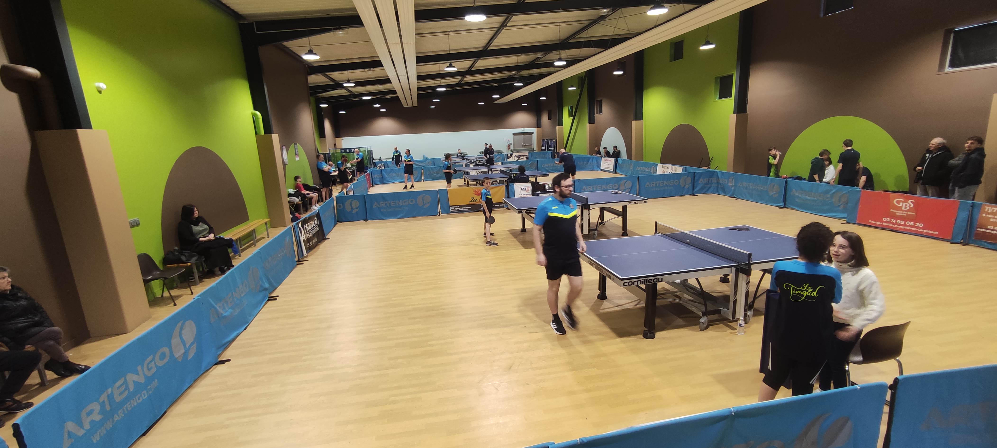 Vue de la salle depuis le fond